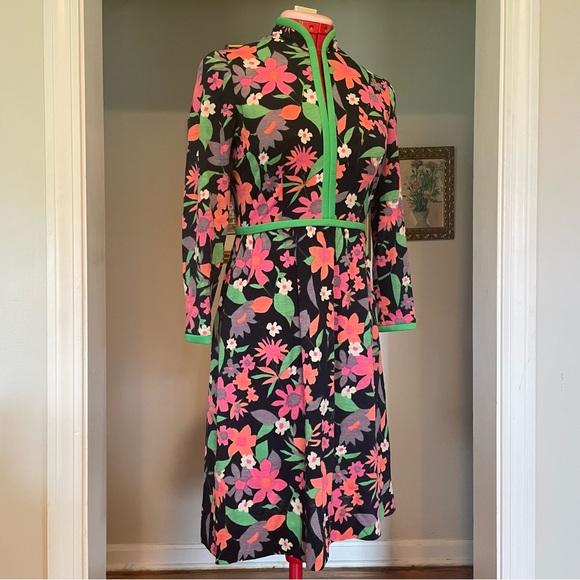 Vintage 60s/70s Keram NY Mod Floral Long-sleeve Mini Dress With Slit Neck - Picture 12 of 16